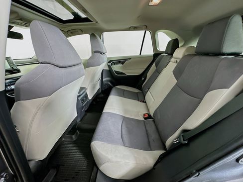Used 2019 Toyota RAV4 XLE image 28