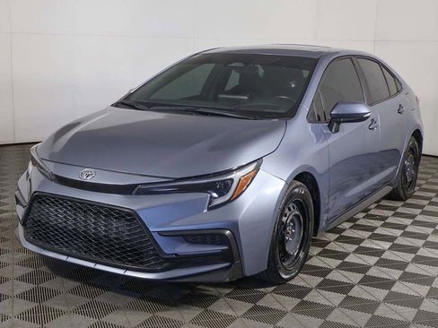 Used 2024 Toyota Corolla SE w/ SE Premium Package FWD image 7