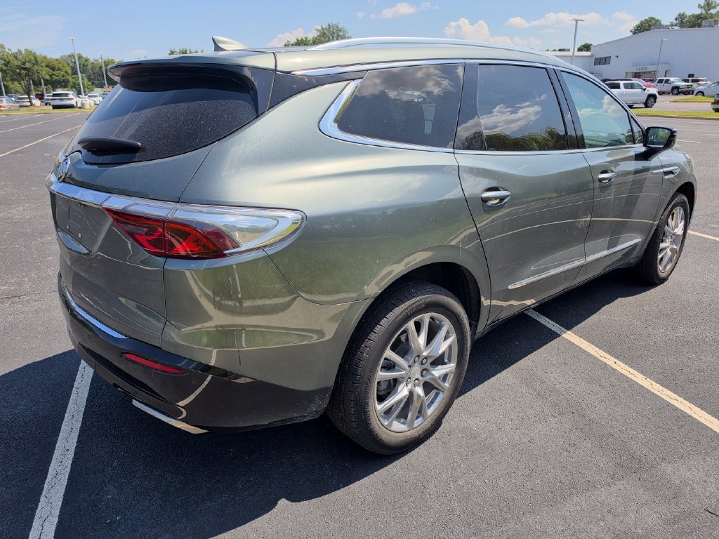 Used 2023 Buick Enclave Essence w/ Experience Buick Package FWD image 5