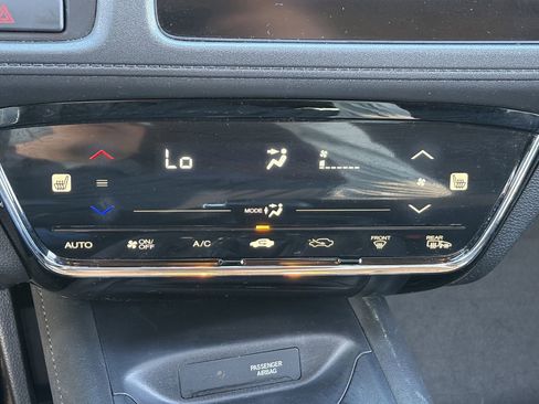Used 2018 Honda HR-V EX image 29