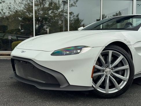 Used 2023 Aston Martin V8 Vantage Roadster RWD image 14