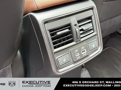 Used 2025 Subaru Forester Touring AWD/4WD image 27