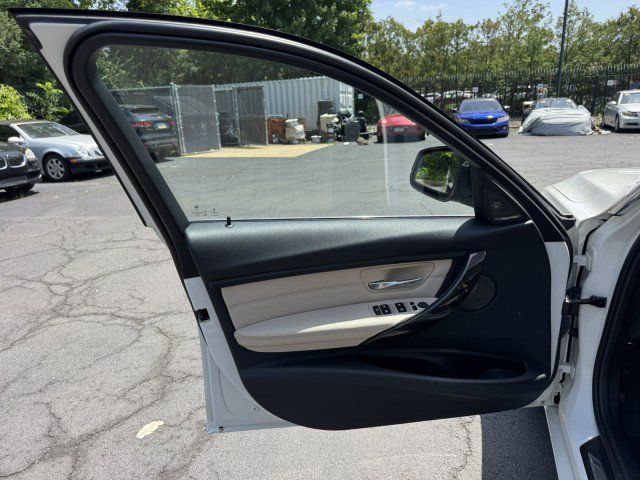 Used 2015 BMW 335i xDrive Sedan AWD/4WD image 17