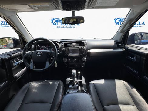 Used 2017 Toyota 4Runner TRD Off-Road Premium AWD/4WD image 13