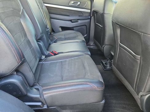 Used 2018 Ford Explorer XLT w/ Equipment Group 202A image 21