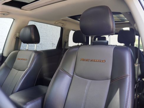 Used 2020 Nissan Pathfinder SL AWD/4WD image 14