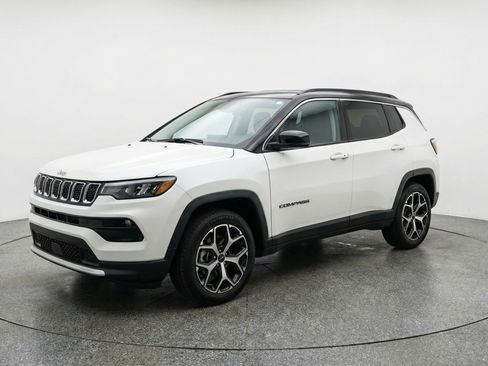 Used 2025 Jeep Compass Limited AWD/4WD image 3