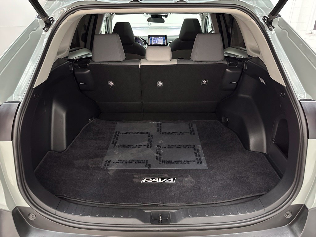 Used 2020 Toyota RAV4 XLE w/ Convenience Package AWD/4WD image 32