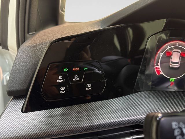 New 2026 Volkswagen GTI SE FWD image 18