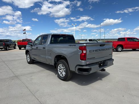 Used 2024 Chevrolet Silverado 1500 Custom w/ Dark Appearance Package AWD/4WD image 3