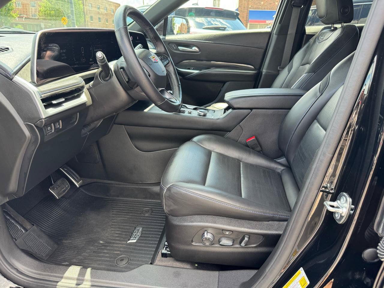 Used 2025 Cadillac XT4 Sport AWD/4WD image 12
