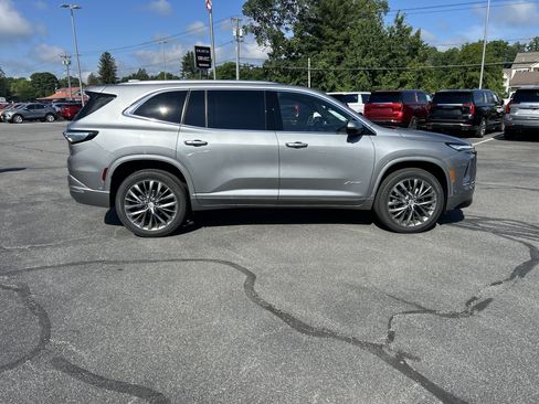 New 2026 Buick Enclave Avenir w/ Super Cruise Package AWD/4WD image 16