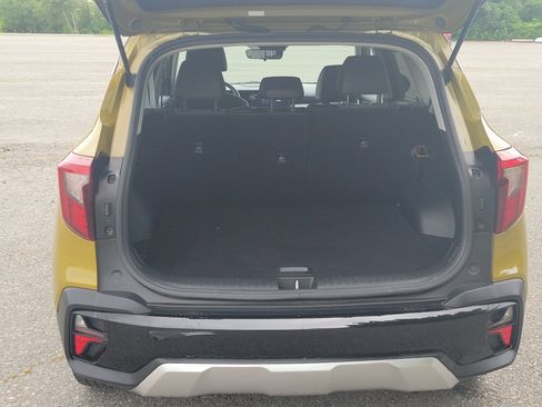 Used 2024 Kia Seltos S AWD/4WD image 17
