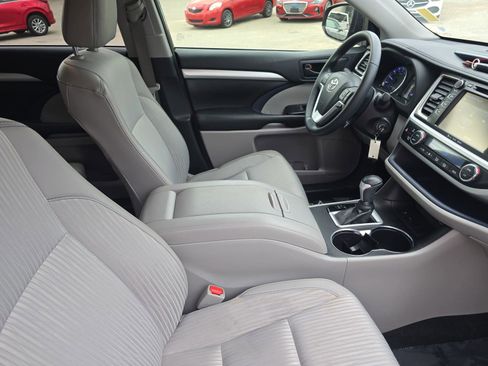 Used 2018 Toyota Highlander Plus image 10