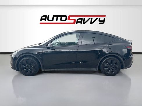 Used 2025 Tesla Model Y Long Range RWD image 4