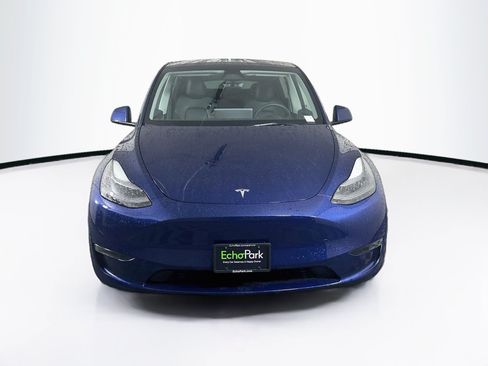 Used 2024 Tesla Model Y Long Range AWD/4WD image 2