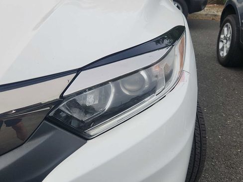Used 2021 Honda HR-V EX image 3
