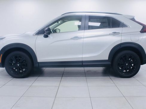 Used 2024 Mitsubishi Eclipse Cross Black Edition image 2