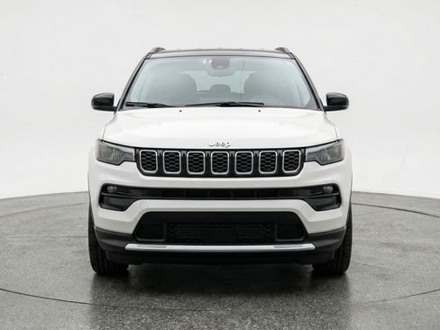 Used 2025 Jeep Compass Limited image 2