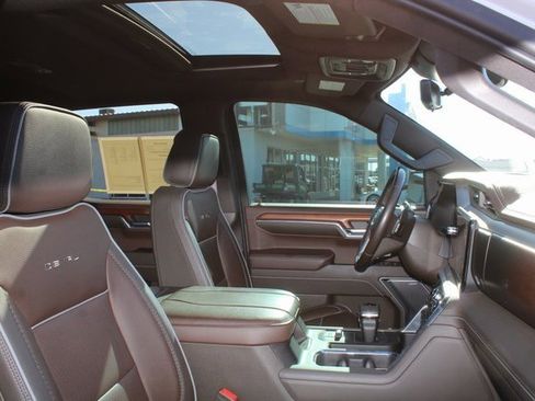 Used 2023 GMC Sierra 1500 Denali w/ Denali Reserve Package image 18