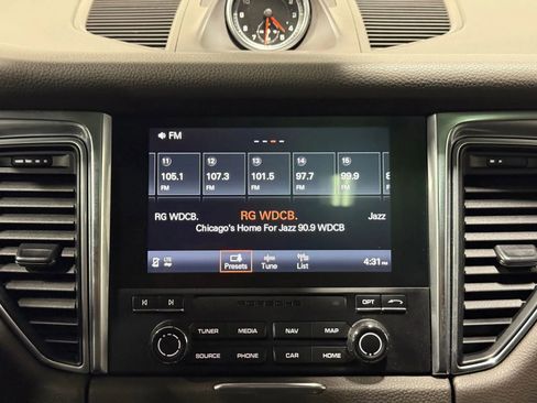 Used 2018 Porsche Macan S image 35