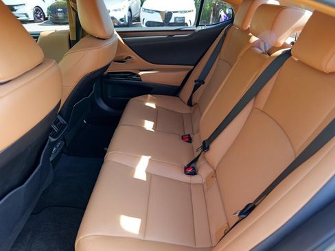 Used 2023 Lexus ES 350 w/ Premium Package FWD image 27