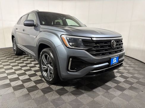 Certified 2024 Volkswagen Atlas Cross Sport SEL R-Line AWD/4WD image 2