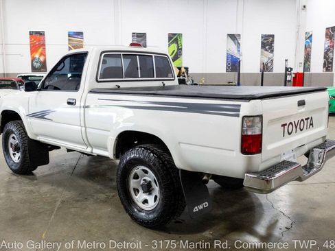 Used 1995 Toyota Pickup DX AWD/4WD image 4