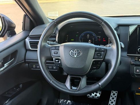 Certified 2025 Toyota Camry SE FWD image 14
