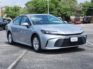 Used 2025 Toyota Camry LE video 2