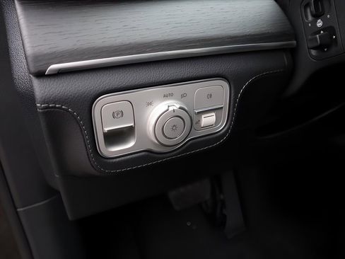 New 2026 Mercedes-Benz GLE 450 4MATIC image 33