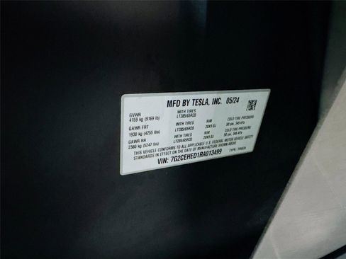 Used 2024 Tesla Cybertruck AWD Crew Cab image 37