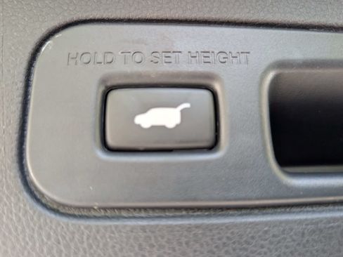 Certified 2025 Honda Pilot Touring image 13
