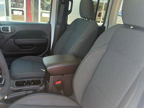 Used 2024 Jeep Wrangler Willys image 10
