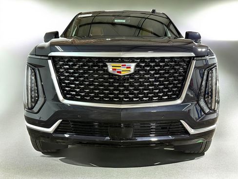New 2026 Cadillac Escalade ESV Luxury image 5