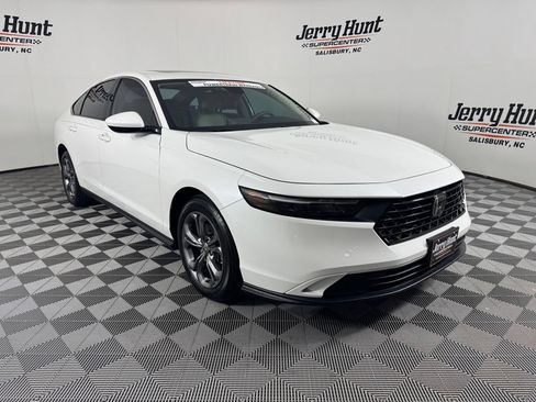 Used 2024 Honda Accord EX image 4