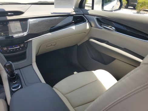 Used 2024 Cadillac XT6 Premium Luxury FWD image 21