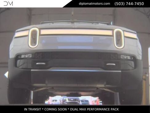 Used 2024 Rivian R1S Adventure AWD/4WD image 3