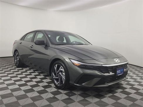 Certified 2025 Hyundai Elantra Sport image 6