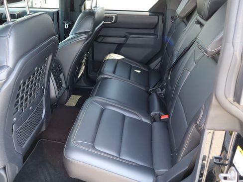 Used 2025 Ford Bronco Badlands AWD/4WD image 32