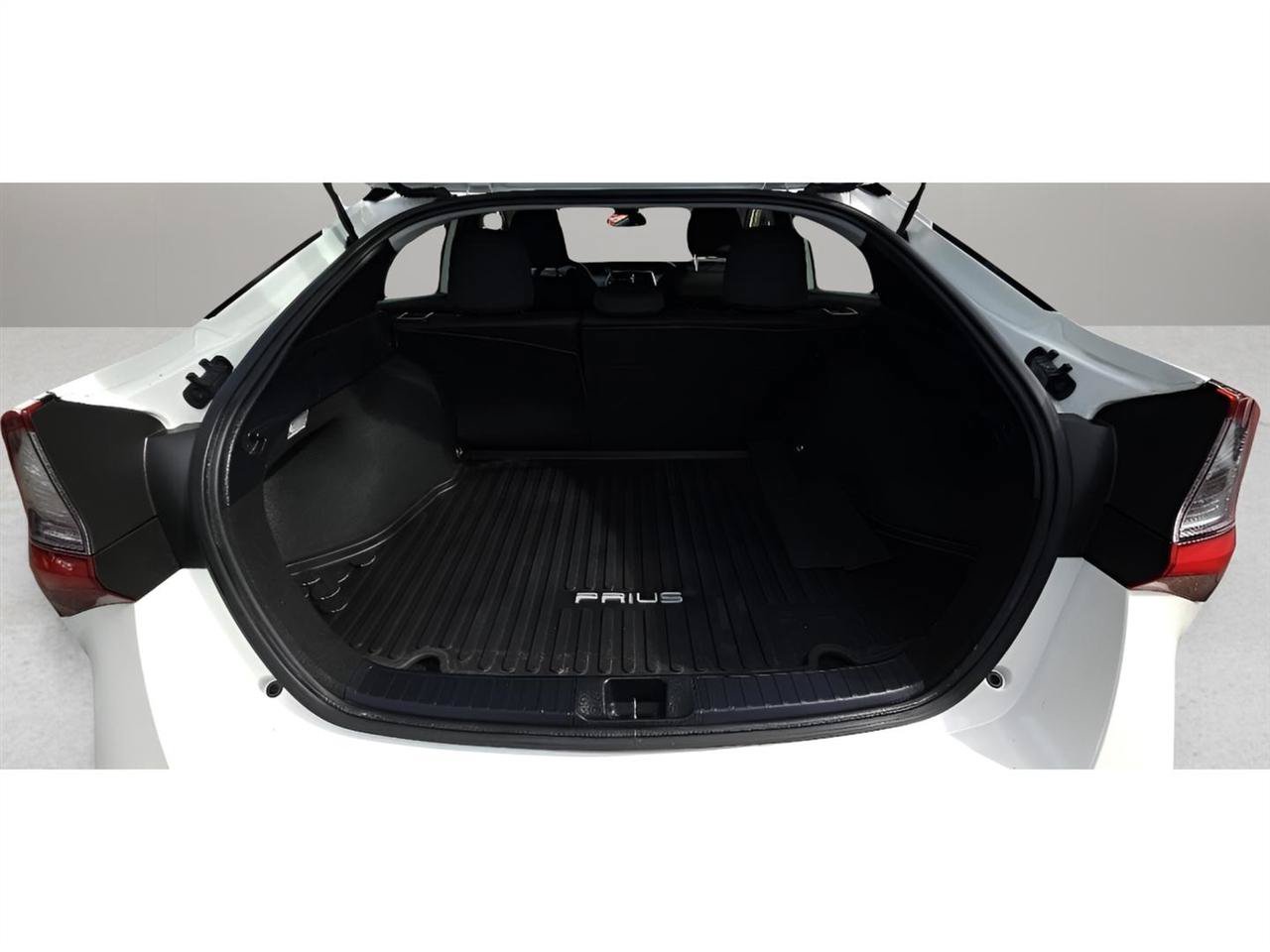 Used 2019 Toyota Prius LE FWD image 28