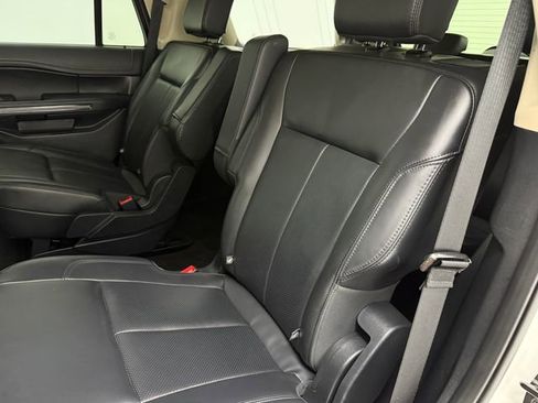 Used 2023 Ford Expedition XLT RWD image 34
