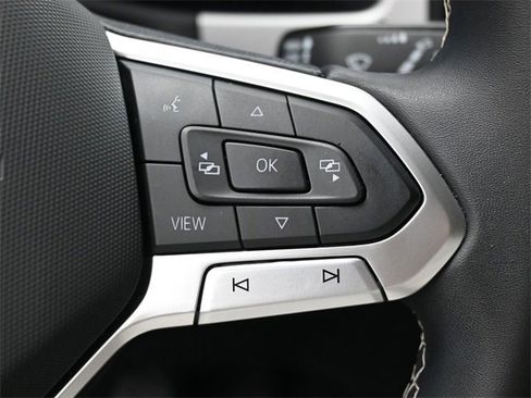 Used 2023 Volkswagen Atlas Cross Sport SE image 18