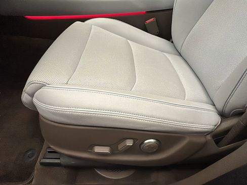 Certified 2026 Genesis GV70 2.5T Advanced image 10