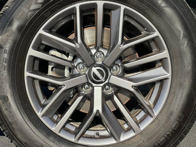 Used 2023 Nissan Rogue S AWD/4WD image 7