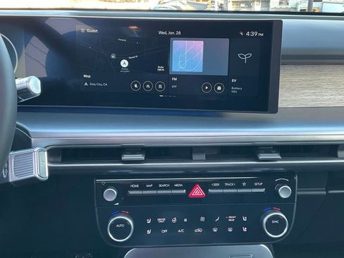 Used 2026 Hyundai Ioniq 9 Limited image 49