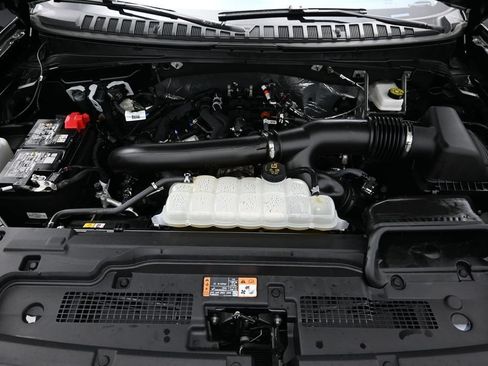 Certified 2025 Ford Expedition Active AWD/4WD image 11