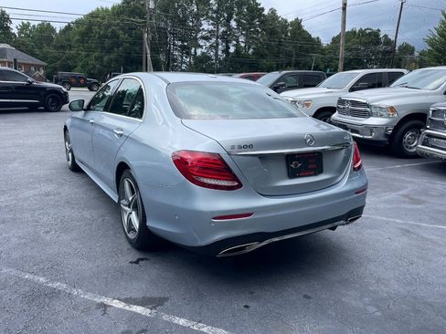 Used 2017 Mercedes-Benz E 300 4MATIC w/ Premium 2 Package image 8