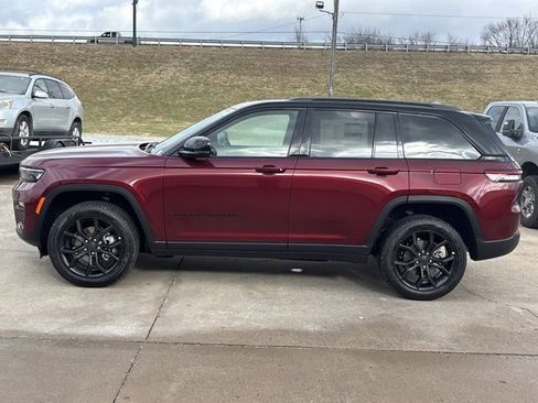New 2025 Jeep Grand Cherokee Limited w/ Trailer Tow Package image 9