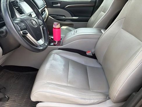 Used 2015 Toyota Highlander Limited Platinum AWD/4WD image 5